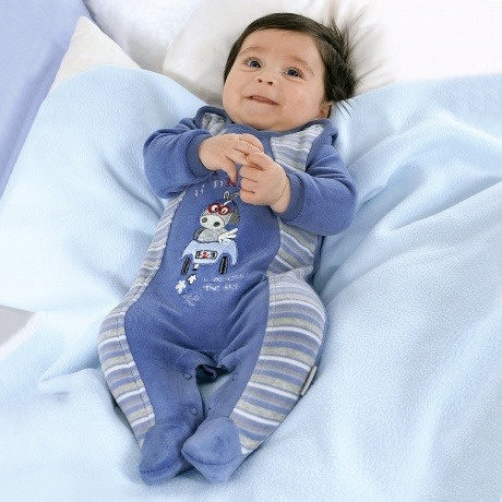 Nicki-Strampler mit Shirt