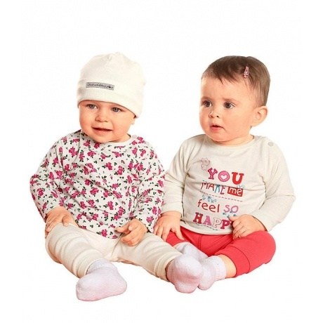 Langarmshirts und Hosen