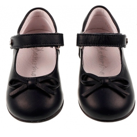 Ballerina mit Fesselriemchen